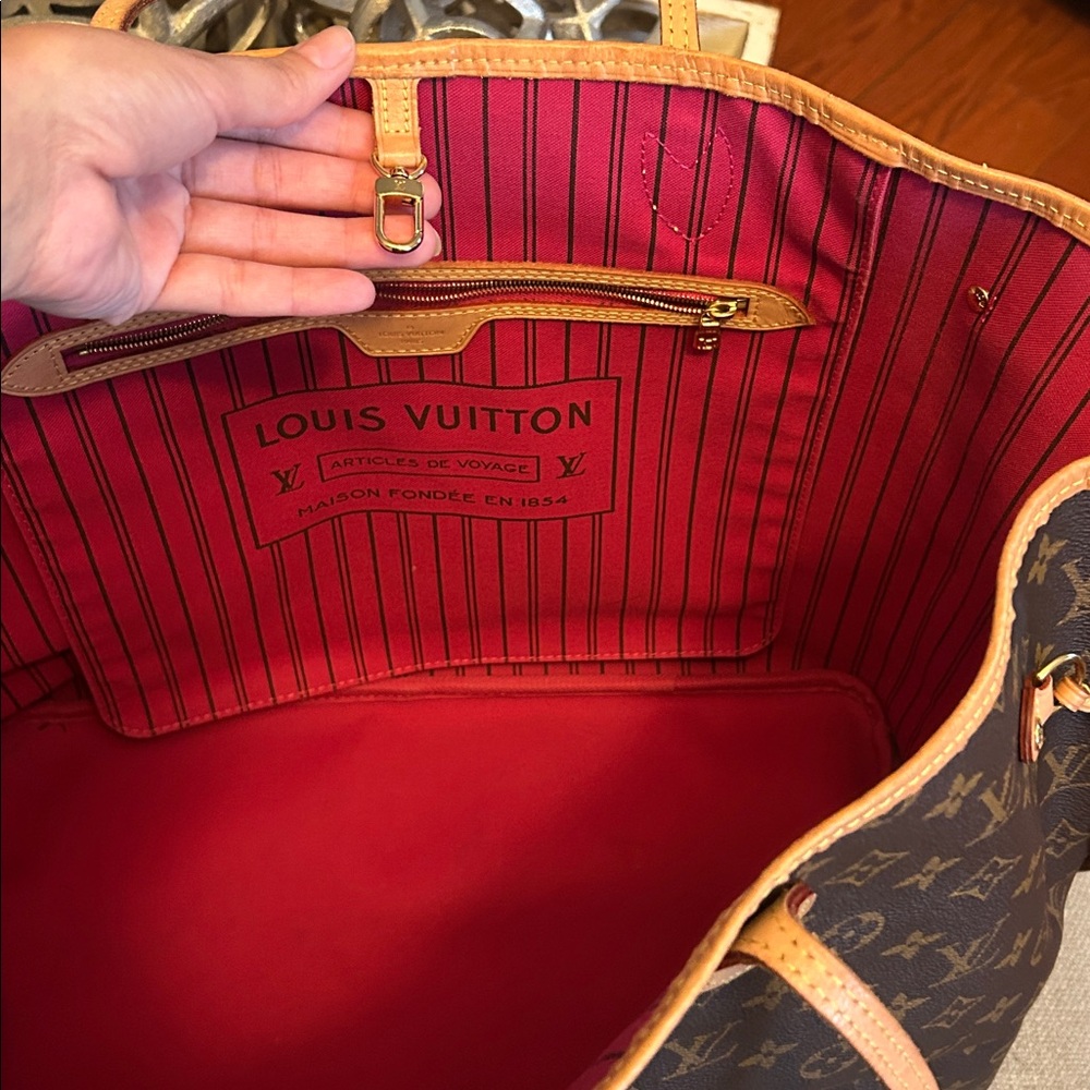Authentic Louis Vuitton GM Neverfull monogram Pivoine & wristlet - Picture 6 of 14